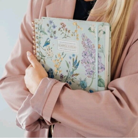 Kokonote Seasonal Flowers Planner 2024- Dec 2025 | 8.3 x 9.8 inches | - Picture 5 of 7